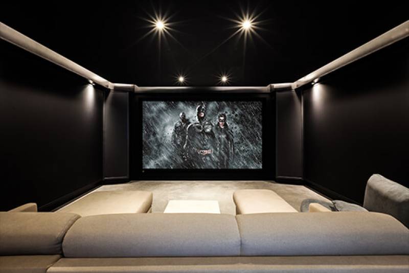 Dark Knight Cinema by Beter Beeld & Geluid gallery image 2