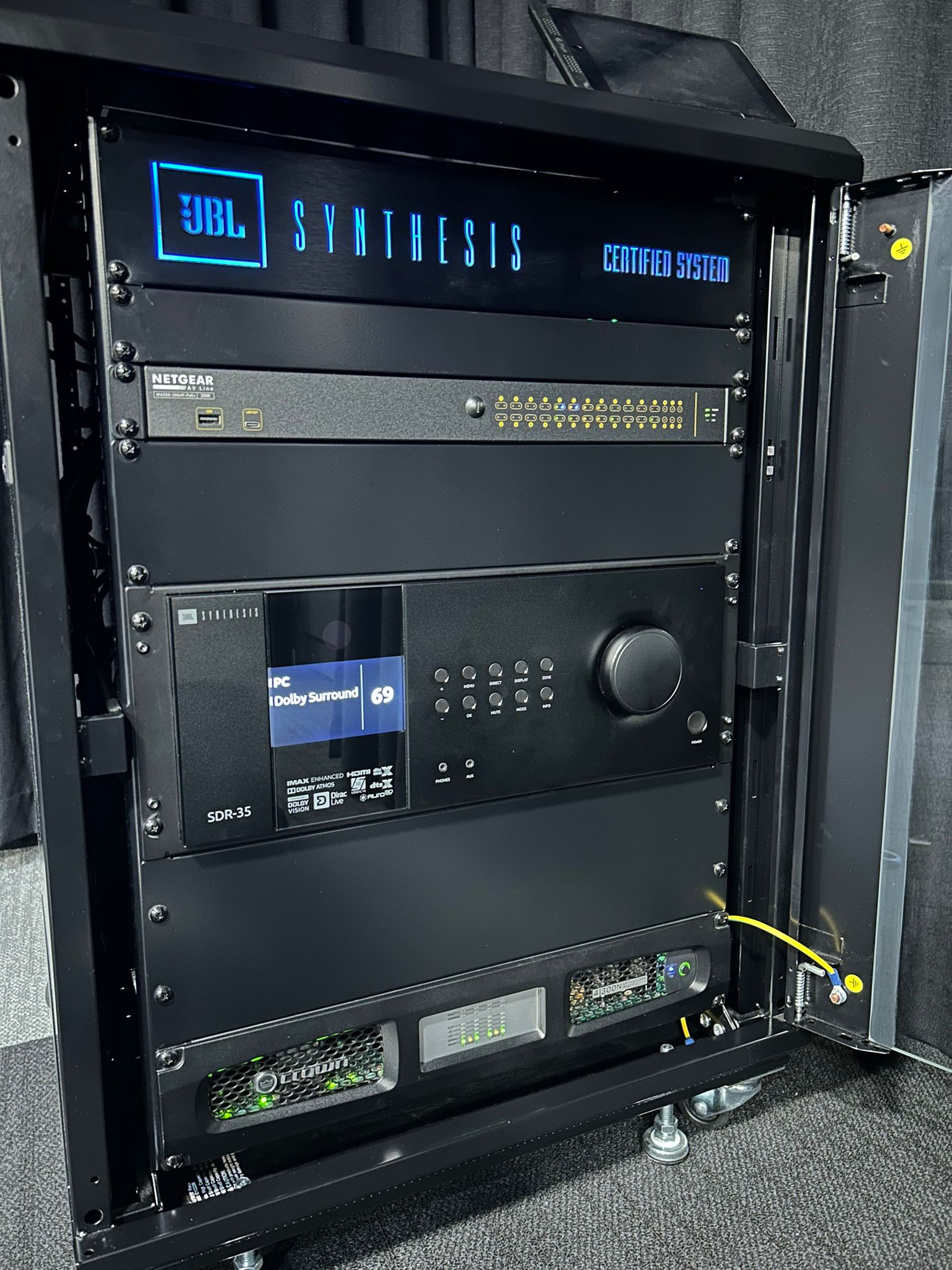Case Study: JPRO’s JBL Synthesis-Certified Cinema gallery image 2